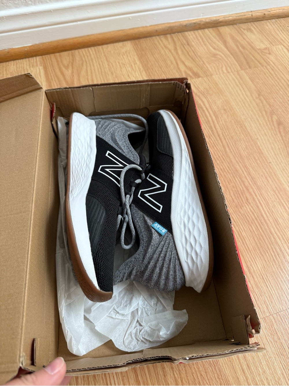 NWT New Balance Fresh Foam Roav v2 Running Shoes Black Gray Womens 7 - Picture 4 of 4